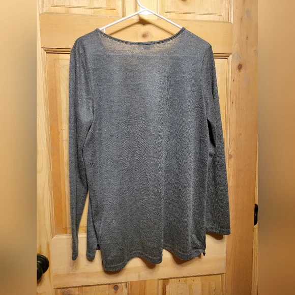 LOVERICHE womans size Small grey and white long sleeve scoop neck flowy fit - Picture 2 of 5